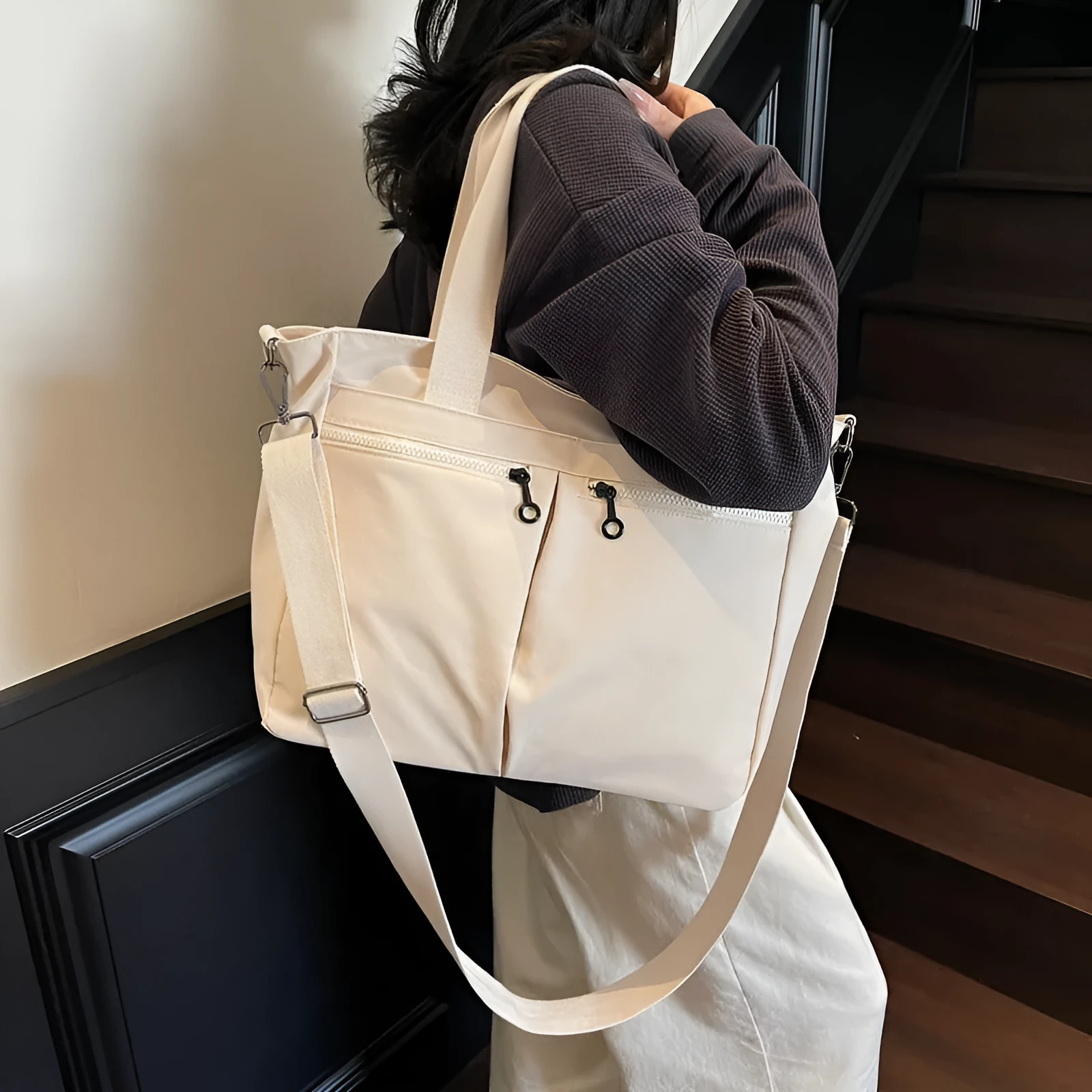 Large capacity solid colour messenger bag in Oxford cloth with 36-55L storage