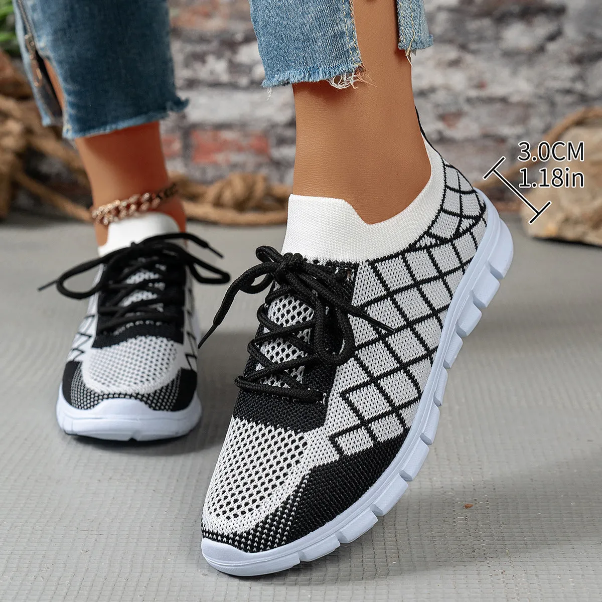 Women's colourblock plaid lace-up flyknit sneakers with breathable mesh upper and EVA sole in multiple colours