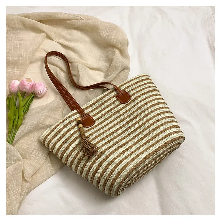 Woven large capacity women's tote bag in contrast colour with oval shape and zipper pocket