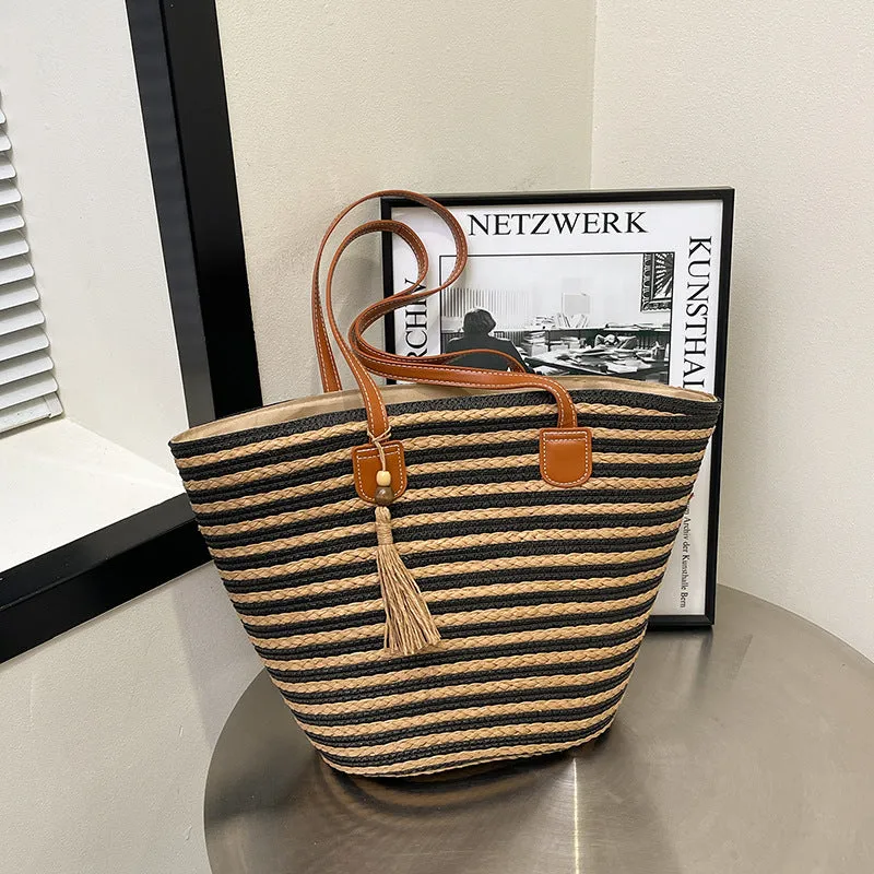 Woven large capacity women's tote bag in contrast colour with oval shape and zipper pocket