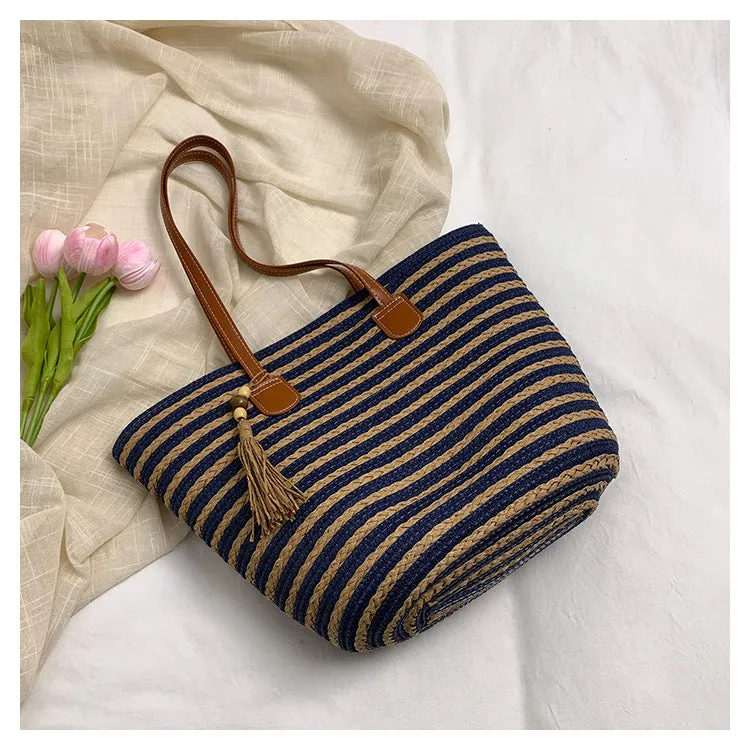 Woven large capacity women's tote bag in contrast colour with oval shape and zipper pocket