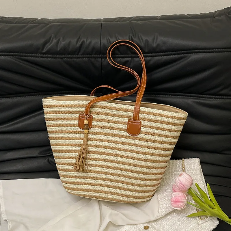 Woven large capacity women's tote bag in contrast colour with oval shape and zipper pocket