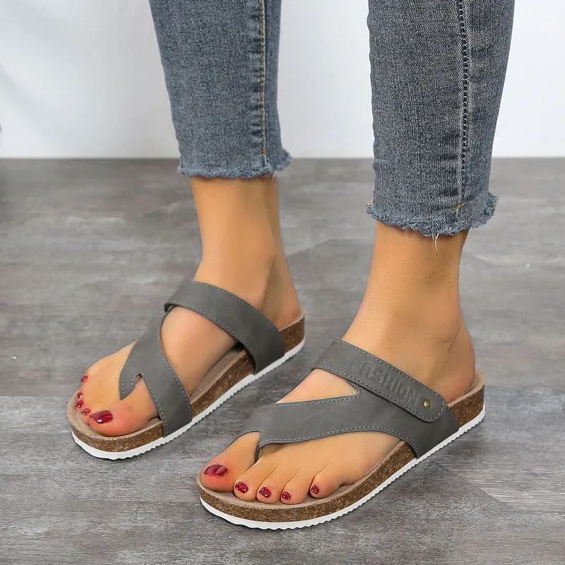 Flat toe ring thick-soled flip-flops in artificial PU with foam sole