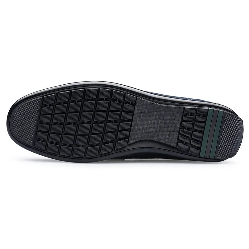 Round toe embossed casual leather shoes with flat heel in black first layer cowhide upper