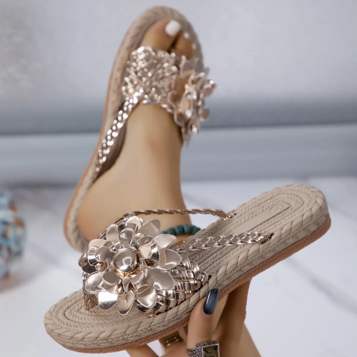 Plus size women's all-match platform sandals in solid colour with PU upper and rubber sole, side view