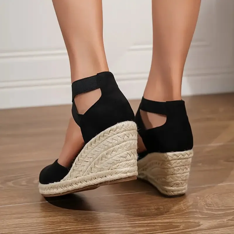 Plus size women's black sports sandals with elastic band and round toe, microfiber upper and TPR sole