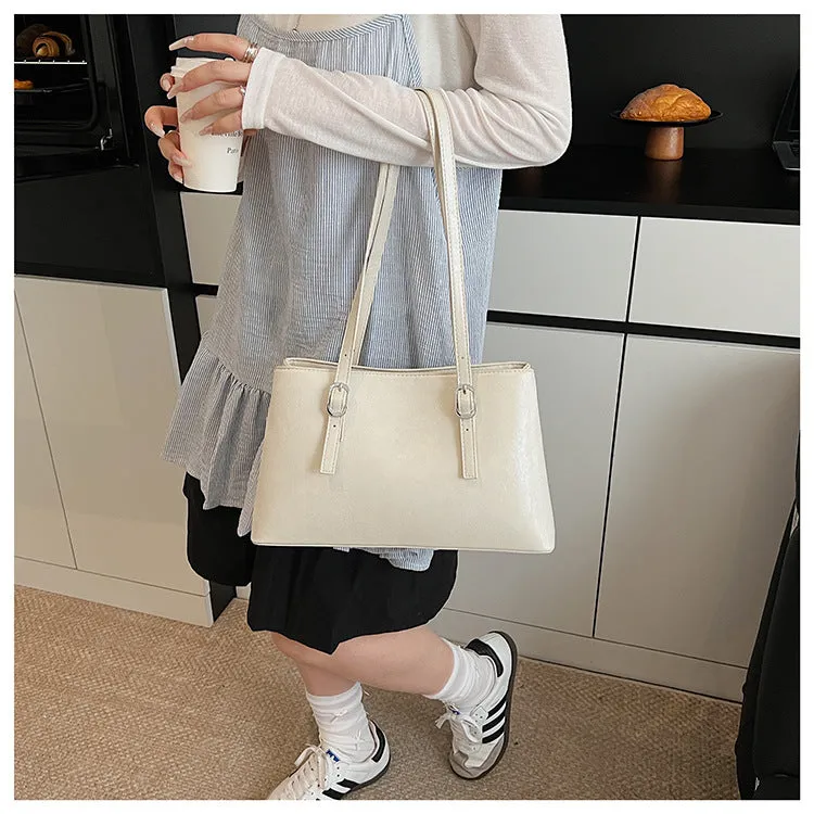 Retro underarm shoulder bag in PU material with horizontal square shape, double jointed strap, and sandwich pocket – large capacity handbag