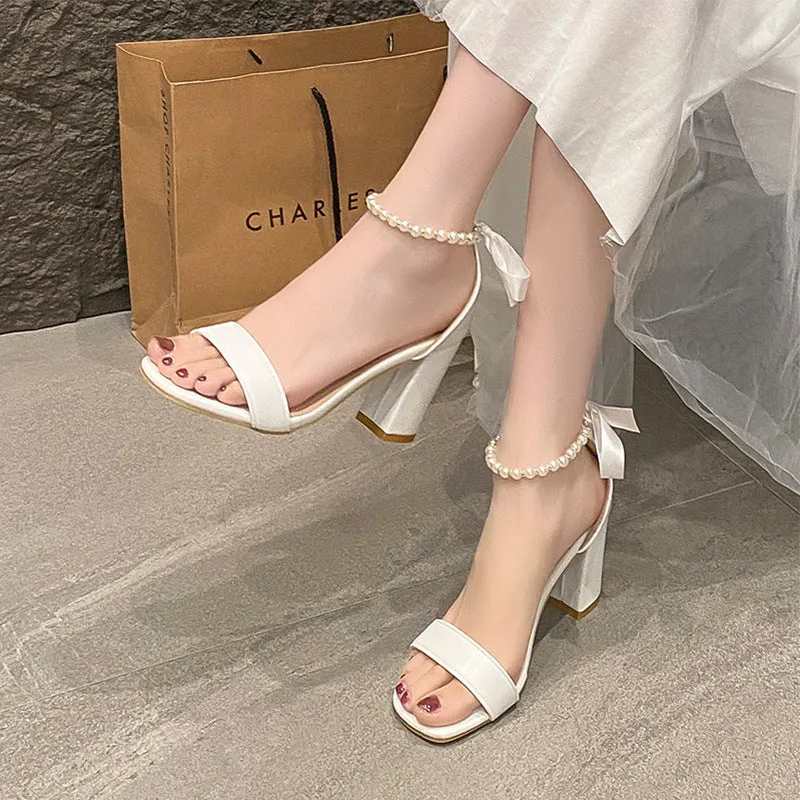 White women's sandals with pearl bow buckle, chunky heel 6-8cm, open square toe, rubber sole