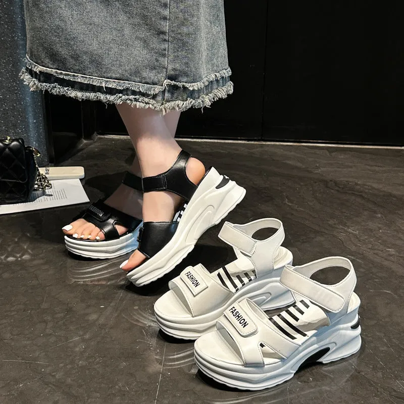 Small Muffin platform sports beach shoes with Velcro fastening, PU upper, round toe, available in creamy-white and black