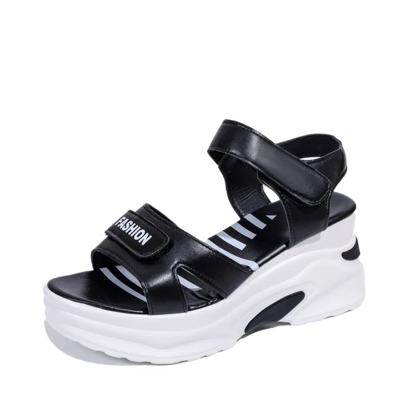 Small Muffin platform sports beach shoes with Velcro fastening, PU upper, round toe, available in creamy-white and black