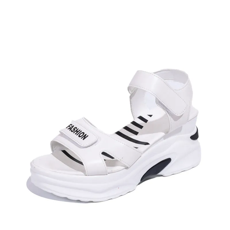 Small Muffin platform sports beach shoes with Velcro fastening, PU upper, round toe, available in creamy-white and black