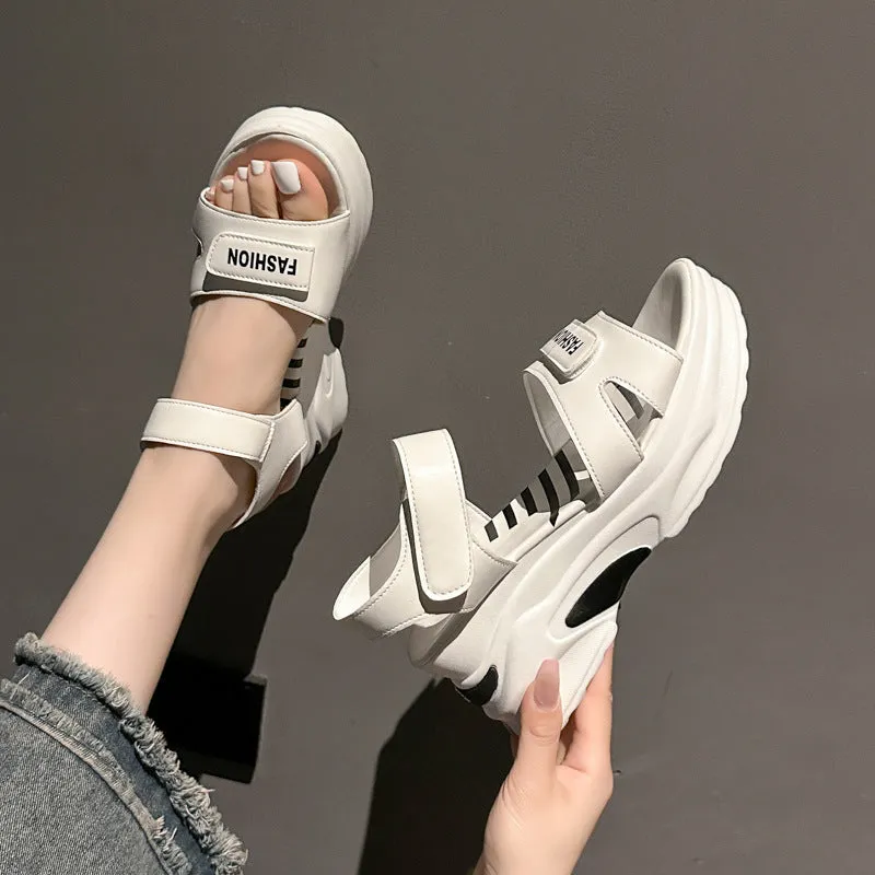 Small Muffin platform sports beach shoes with Velcro fastening, PU upper, round toe, available in creamy-white and black