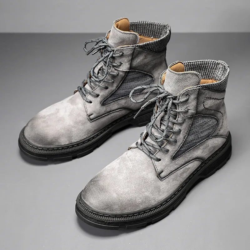 Men's ankle-high Martin boots in frosted sand-colour leather with a round toe and thick rubber sole.