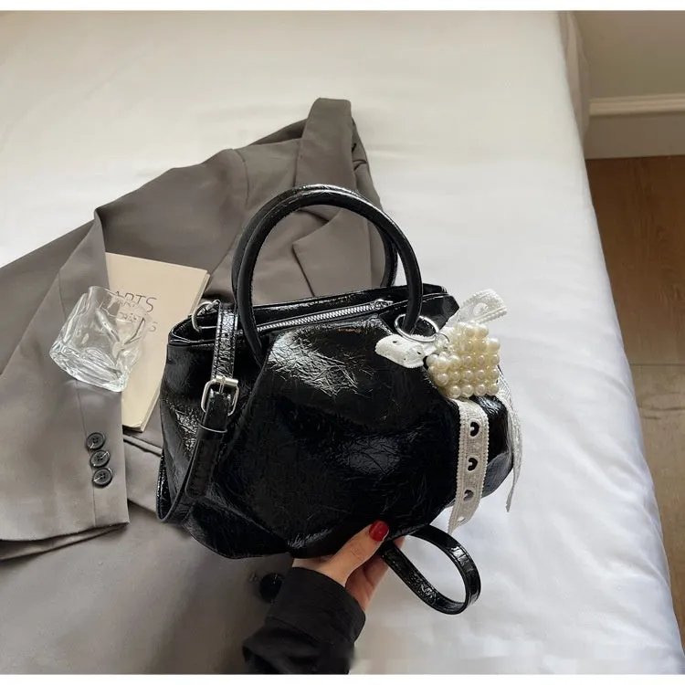Portable solid colour cloud fashion shoulder small bag in urban simplicity bucket shape with slit pocket, PU material, beige colour