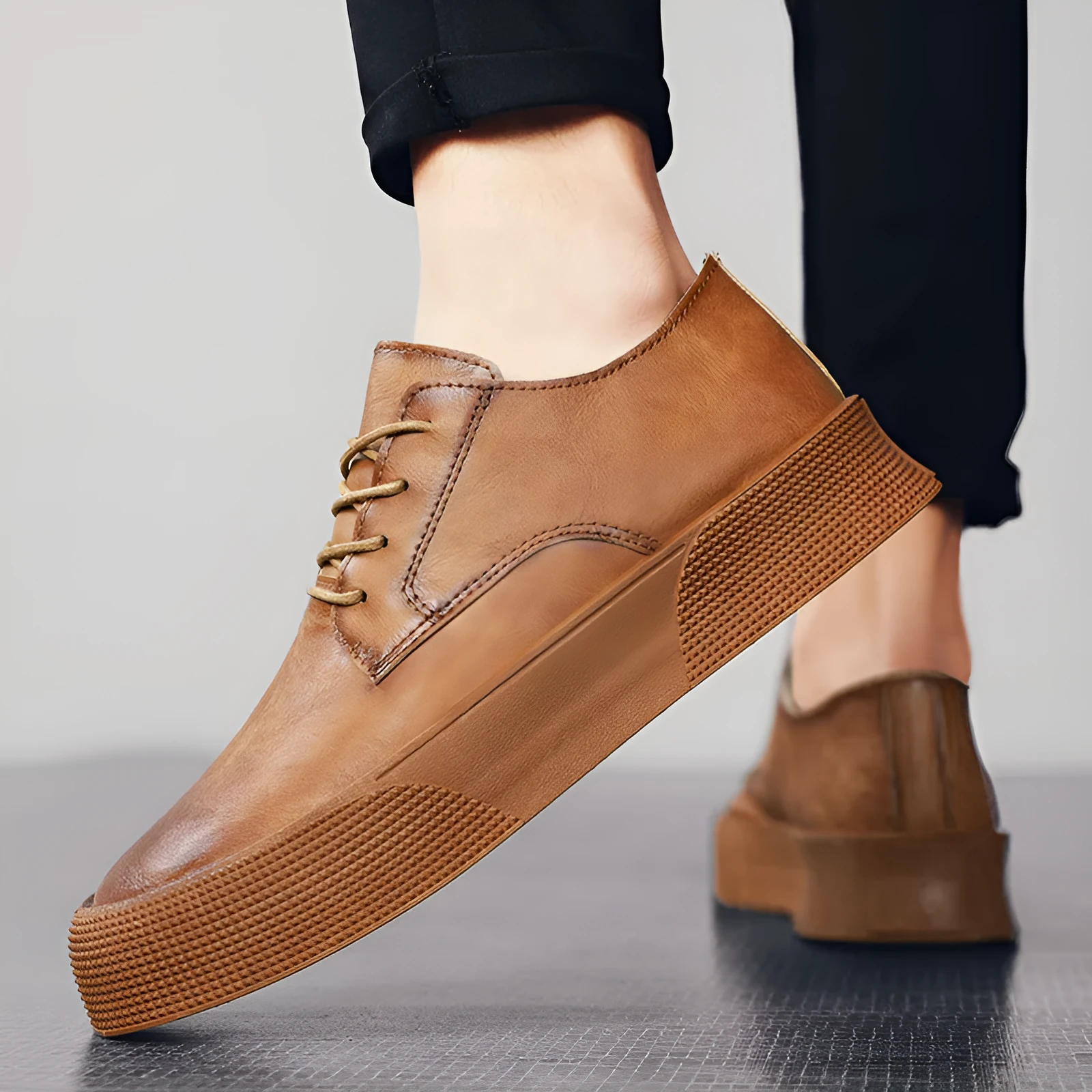 Men's lace-up platform board shoes in brown with artificial PU upper and low top design.