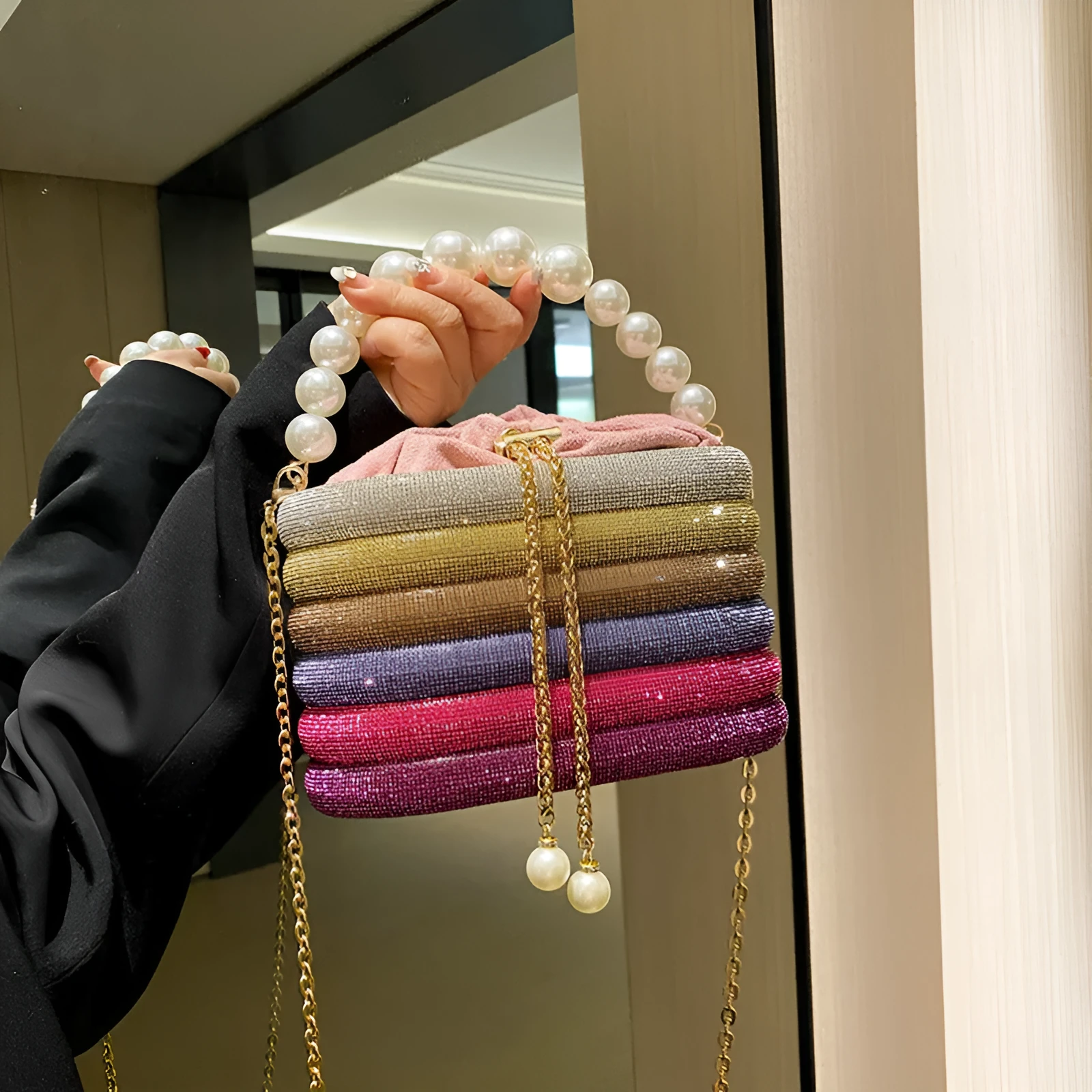 Women's pearl-embellished evening crossbody bag in European retro style with single shoulder strap