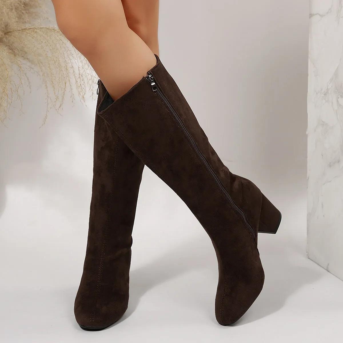 Wide pointed toe chunky heel below the knee suede boots in solid colour, back zipper, rubber sole