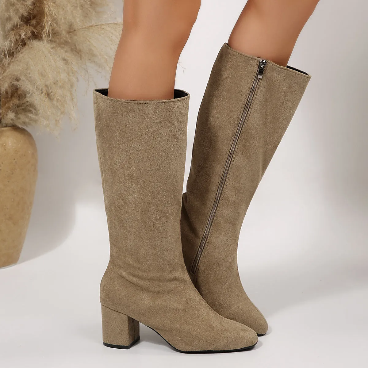 Wide pointed toe chunky heel below the knee suede boots in solid colour, back zipper, rubber sole