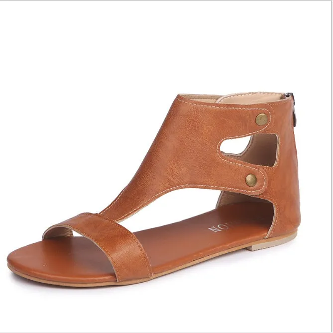 Flat sandals with artificial PU upper, round toe, flat heel, in beige colour