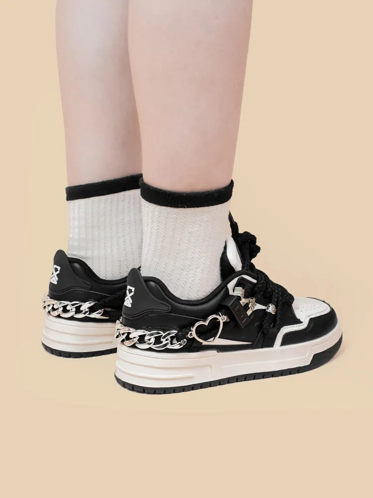 Women's black lace-up platform sneakers with microfiber upper and rubber sole