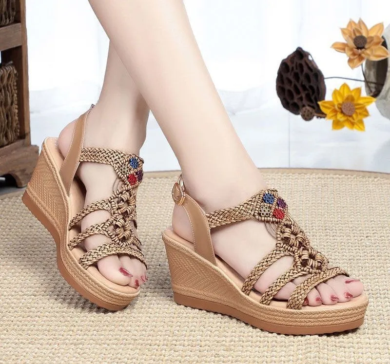 Women's platform sandals in beige with ankle-strap buckle and fish mouth toe