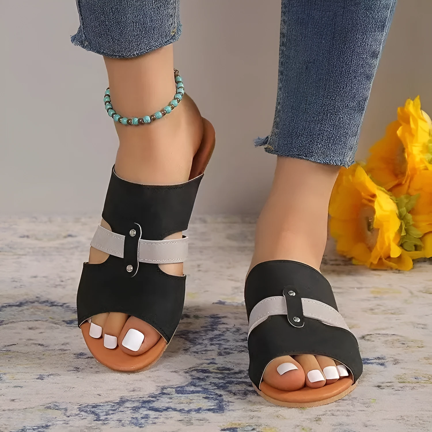 Women's fish mouth belt buckle flat slide sandals in suede for summer beach wear