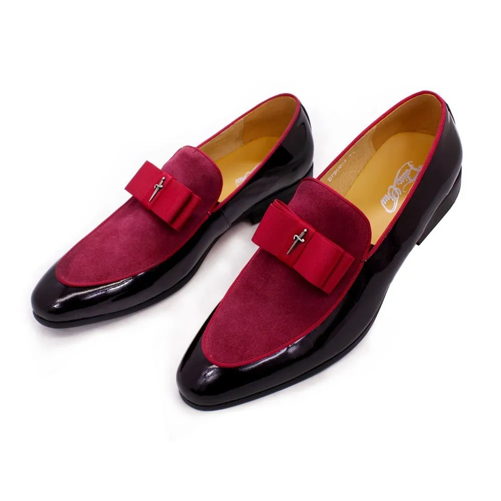Men's low-top patent leather shoes in black with a tassel detail and rubber sole.