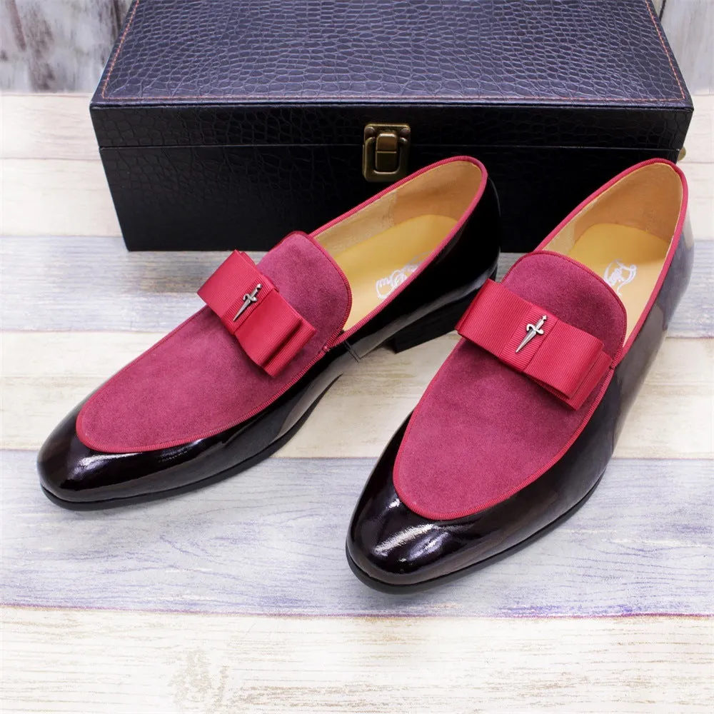 Men's low-top patent leather shoes in black with a tassel detail and rubber sole.