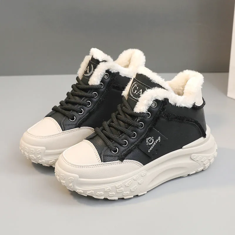 Ladies casual low top sneakers in white with thick rubber sole and round toe