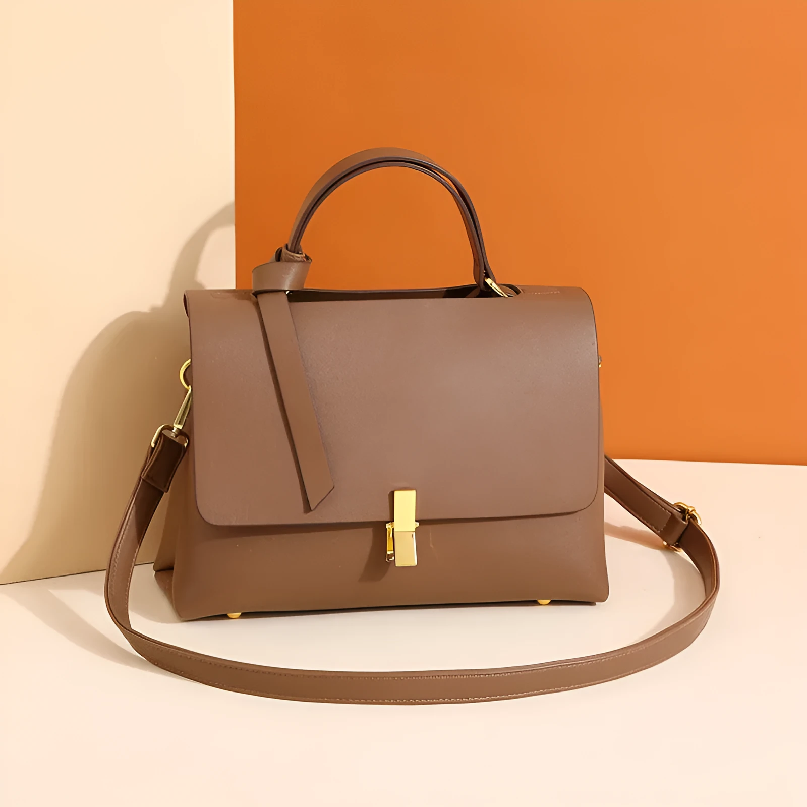 Genuine leather messenger bag with clamshell opening, horizontal square shape, 29x10x20cm, in khaki colour