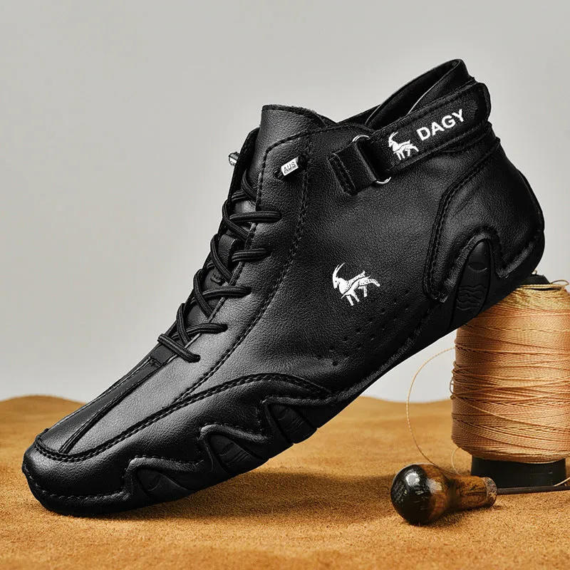 Men's fleece-lined slip-on boots with rubber sole and round toe, in black colour option