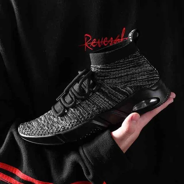 Lynx sneakers in black, gray, red, and white, breathable canvas upper, lace-up design, sizes 39-46