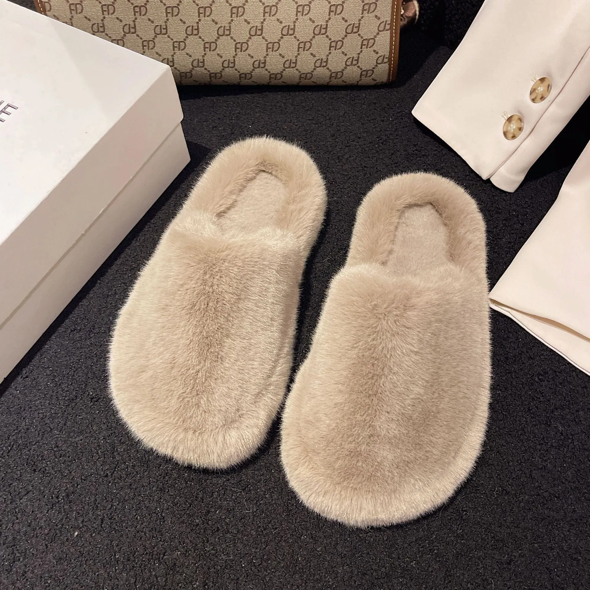 Women's open toe winter slippers with plush upper and 3cm rubber sole in beige