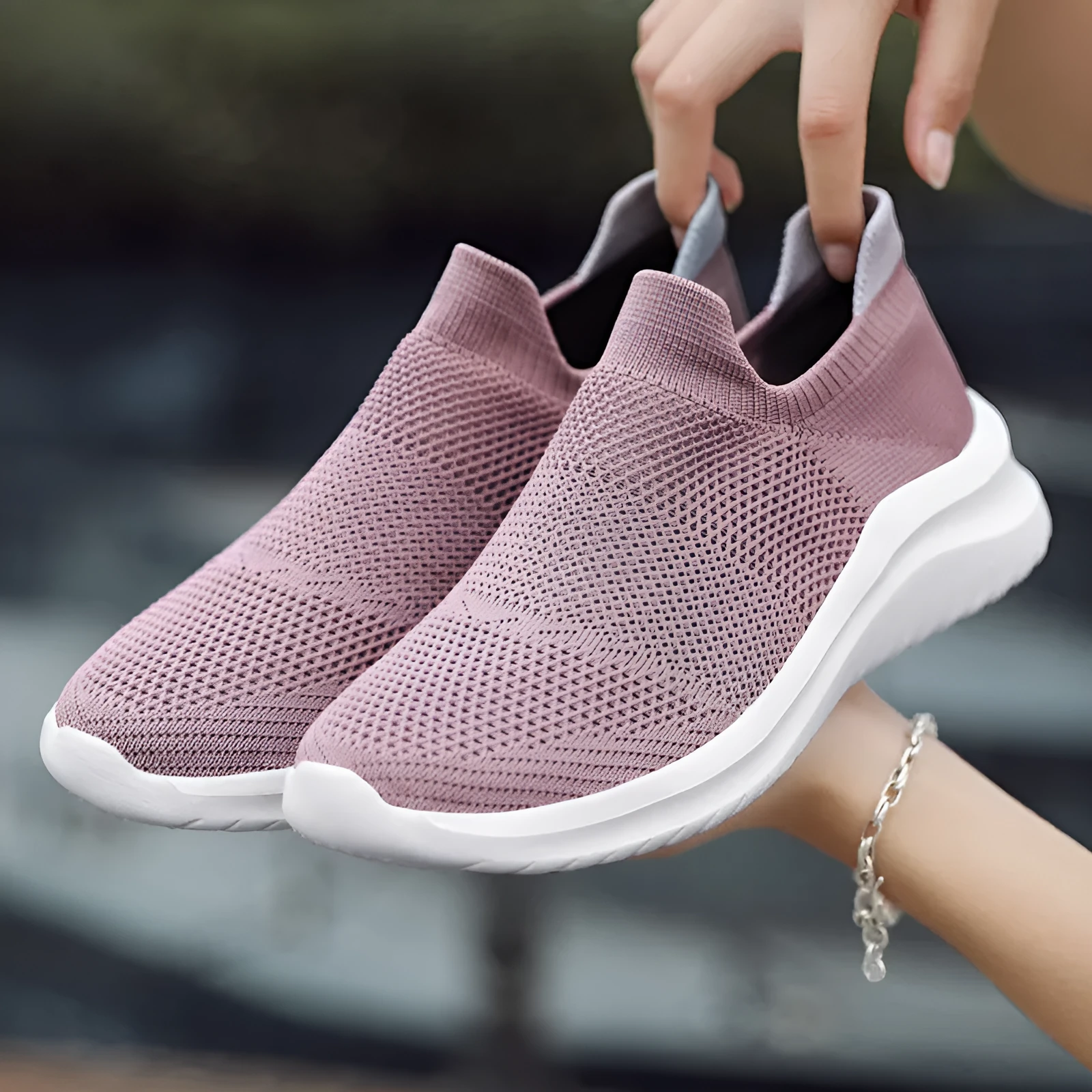 Men's breathable mesh running shoes with MD sole, available in multiple colours, side view on white background