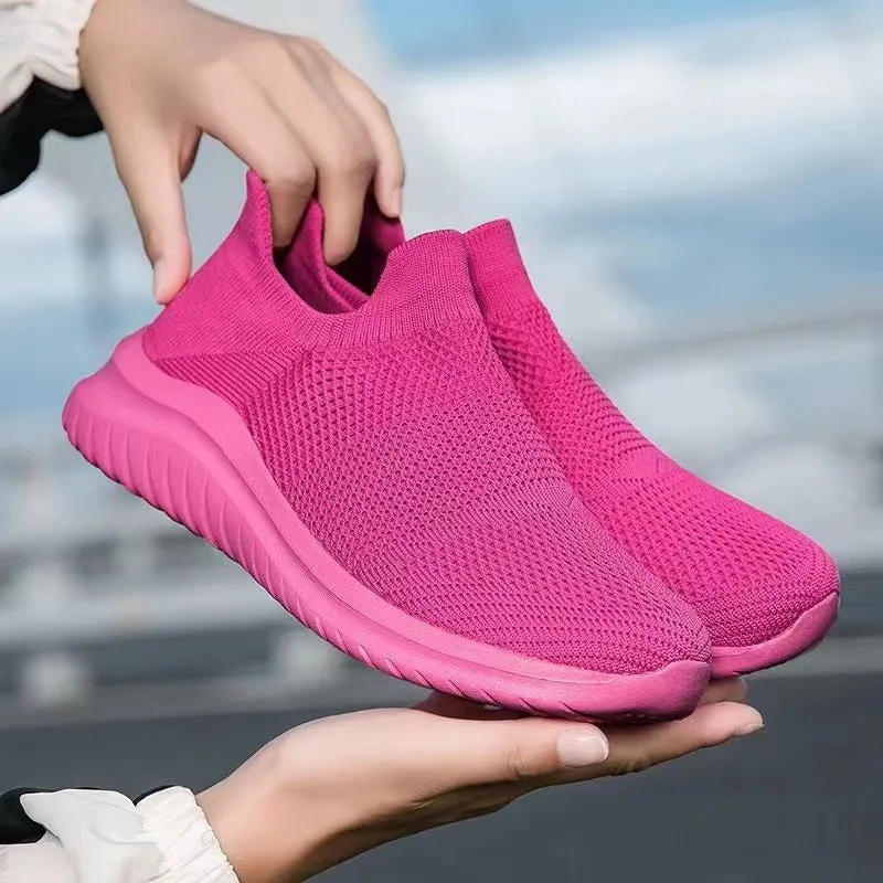 Men's breathable mesh running shoes with MD sole, available in multiple colours, side view on white background
