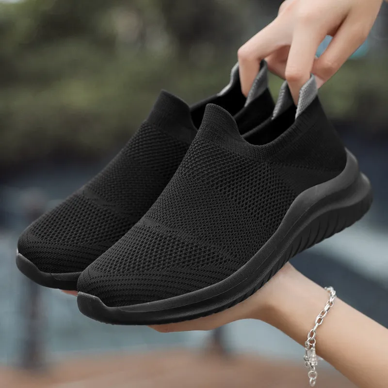 Men's breathable mesh running shoes with MD sole, available in multiple colours, side view on white background