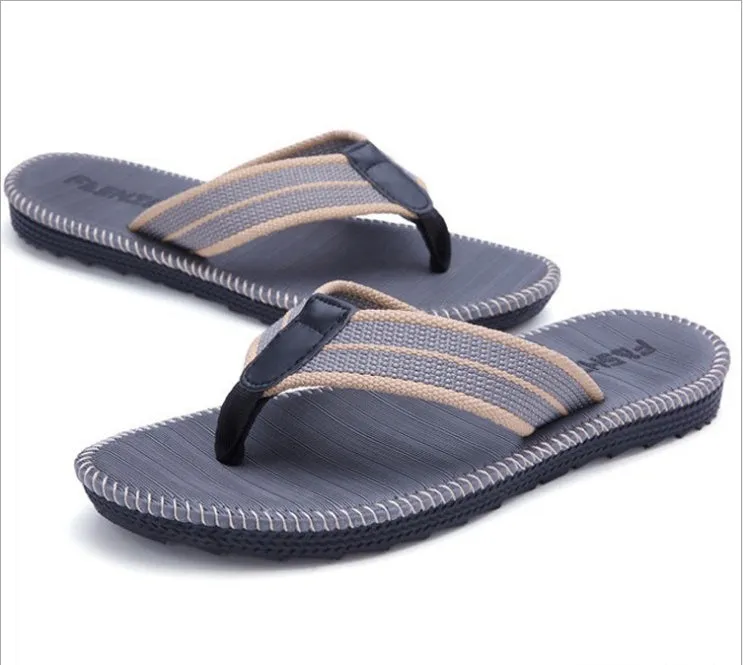 Men's flip-flops in Black, Gray, and Khaki on display with size chart showing foot lengths 250-270mm.