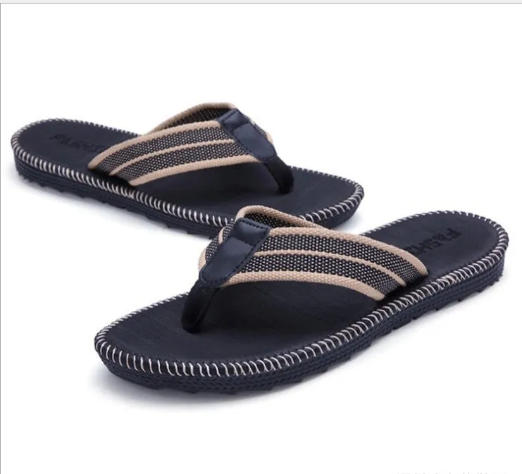 Men's flip-flops in Black, Gray, and Khaki on display with size chart showing foot lengths 250-270mm.