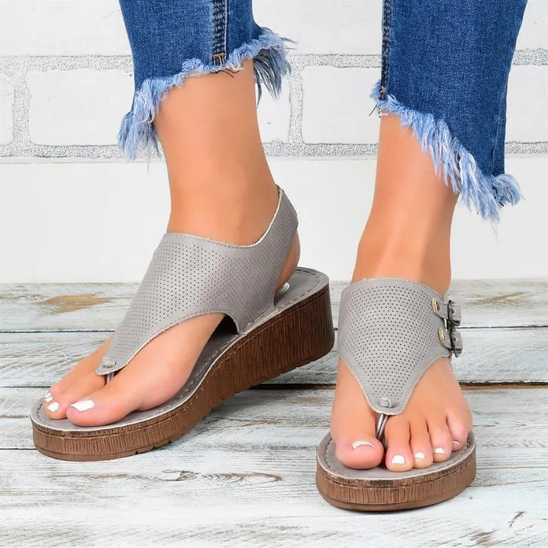 Women's platform wedge sandals with cutout stitching in black, artificial PU upper and rubber sole