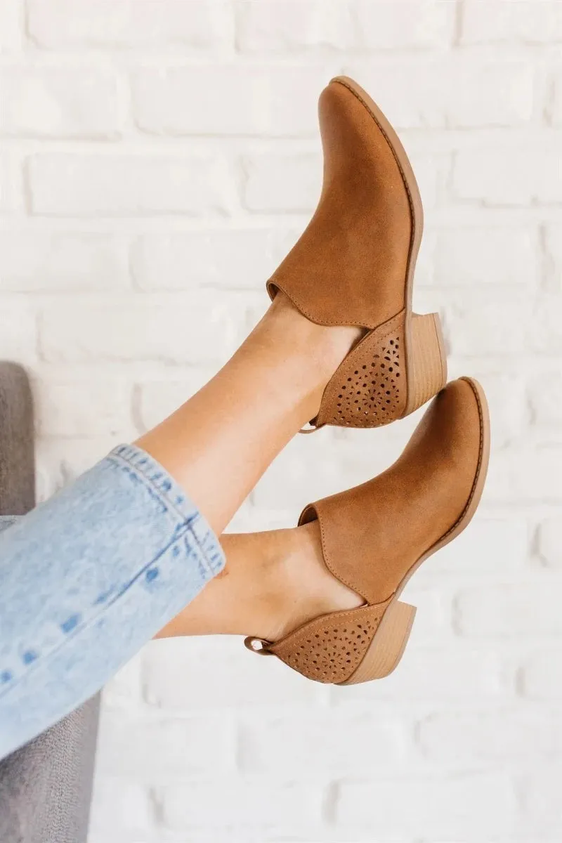 Women beige retro mesh chunky heel ankle boots with cut-out perforated synthetic leather upper, round toe, slip-on style