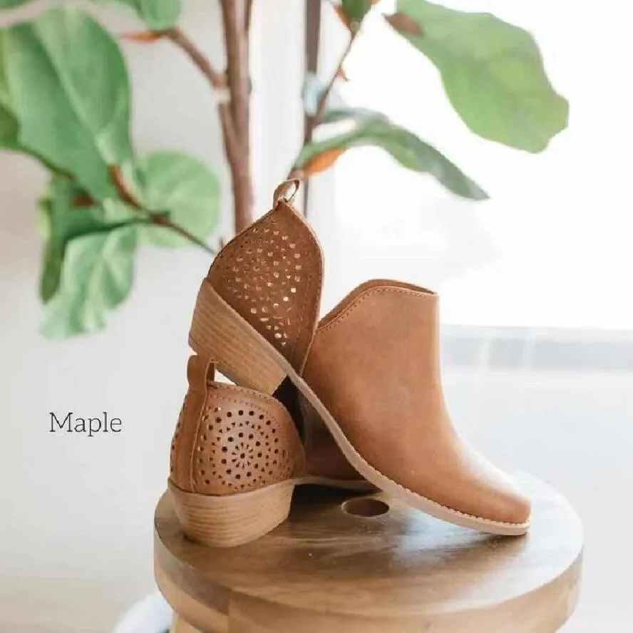 Women beige retro mesh chunky heel ankle boots with cut-out perforated synthetic leather upper, round toe, slip-on style