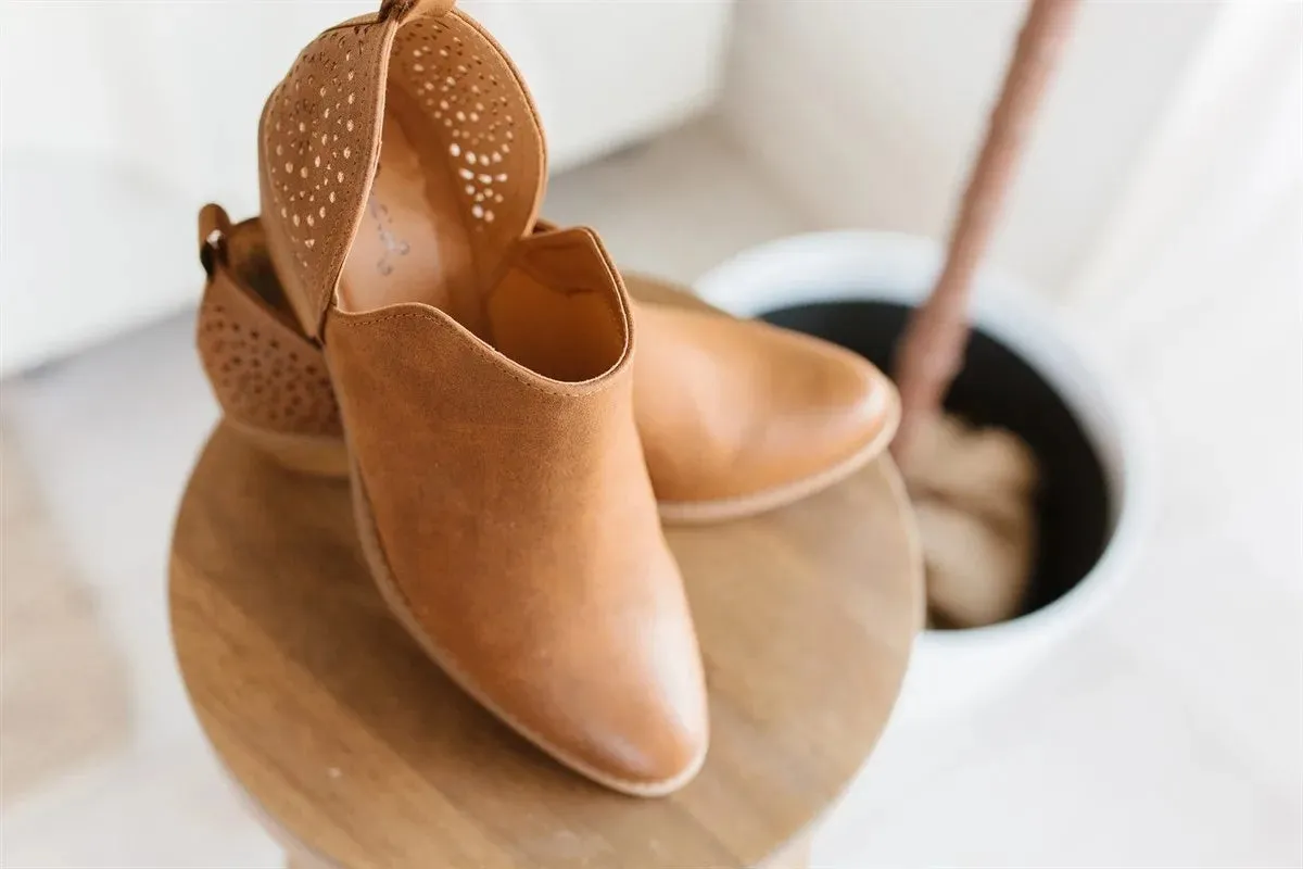 Women beige retro mesh chunky heel ankle boots with cut-out perforated synthetic leather upper, round toe, slip-on style