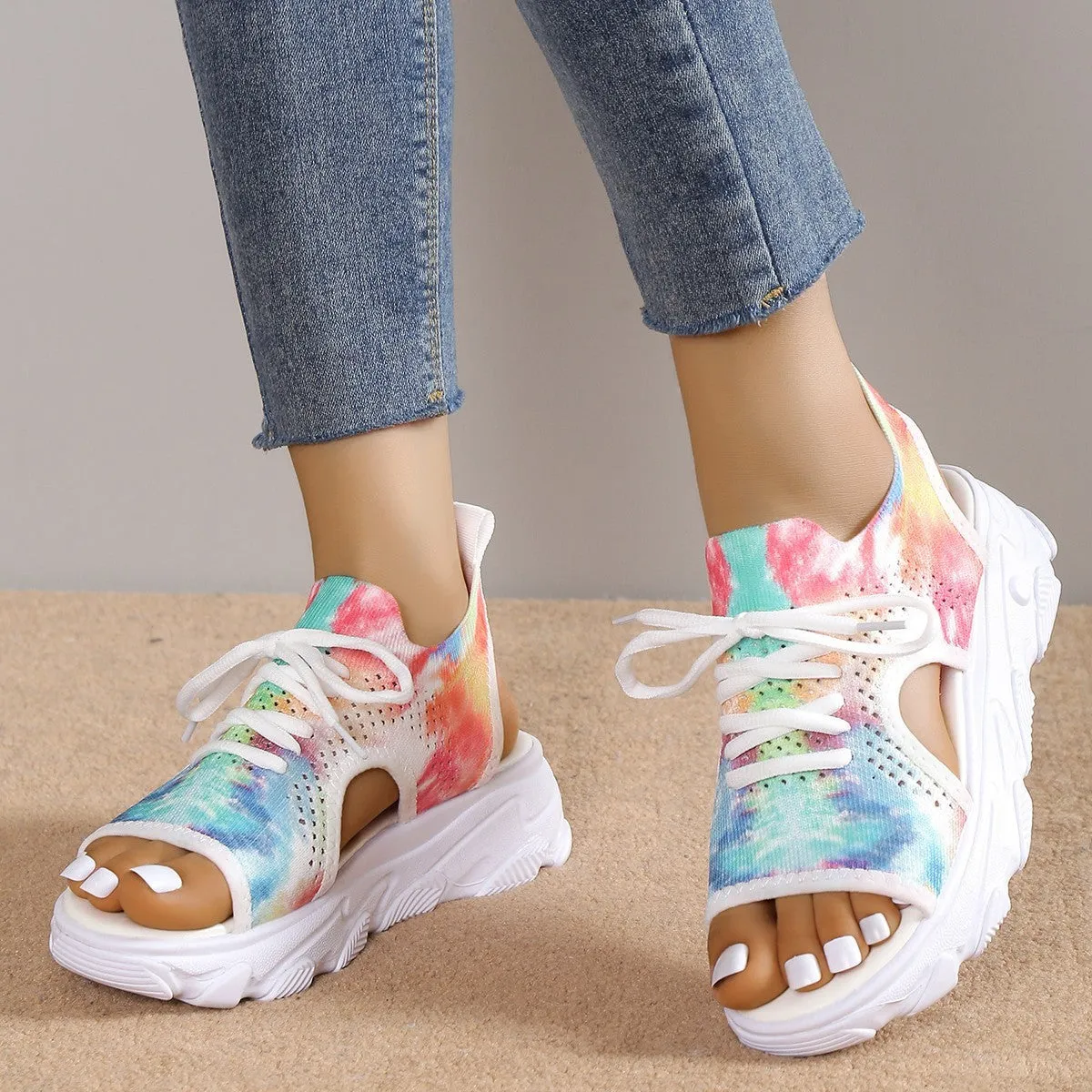 Print lace-up sports sandals with breathable mesh upper and round toe in summer floral design
