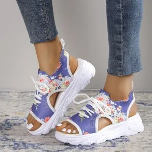 Print lace-up sports sandals with breathable mesh upper and round toe in summer floral design