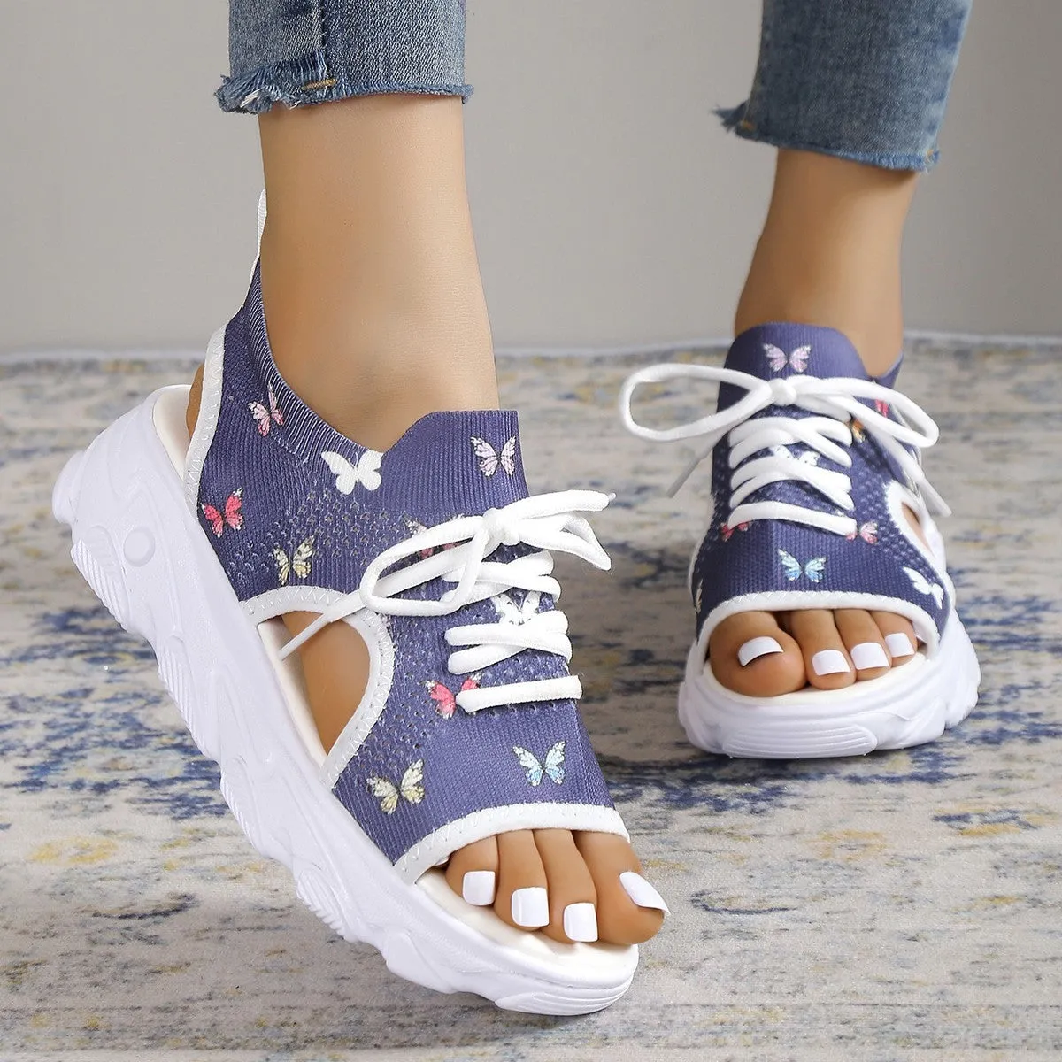 Print lace-up sports sandals with breathable mesh upper and round toe in summer floral design