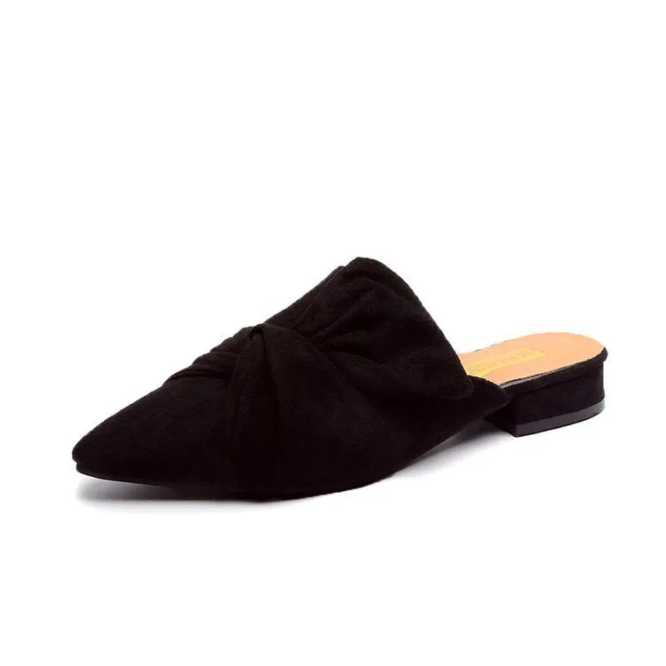Women's suede pointed slippers with low square heel and bow detail, black colour, side view