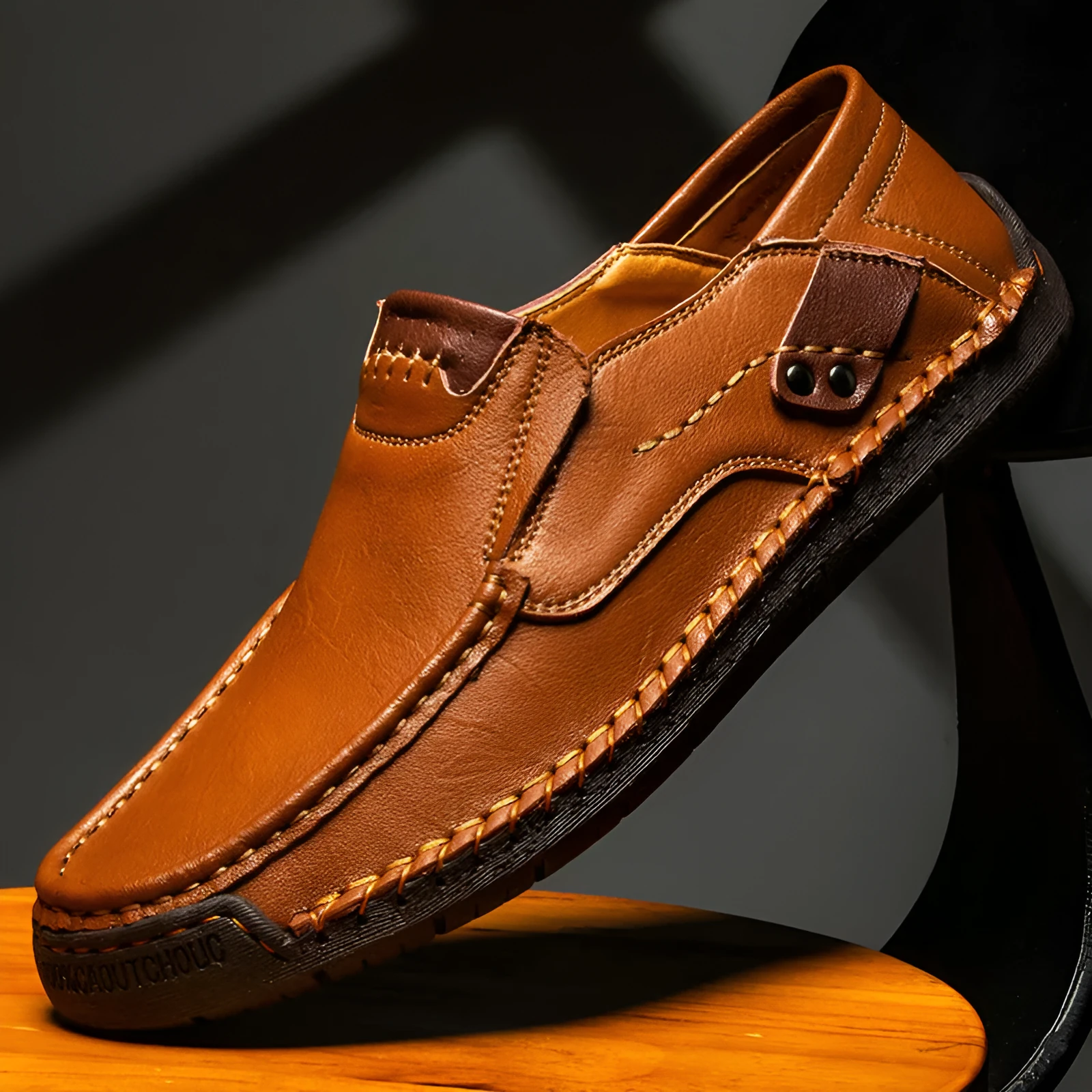Men's casual leather shoes in black with soft rubber sole, round toe, and low heel