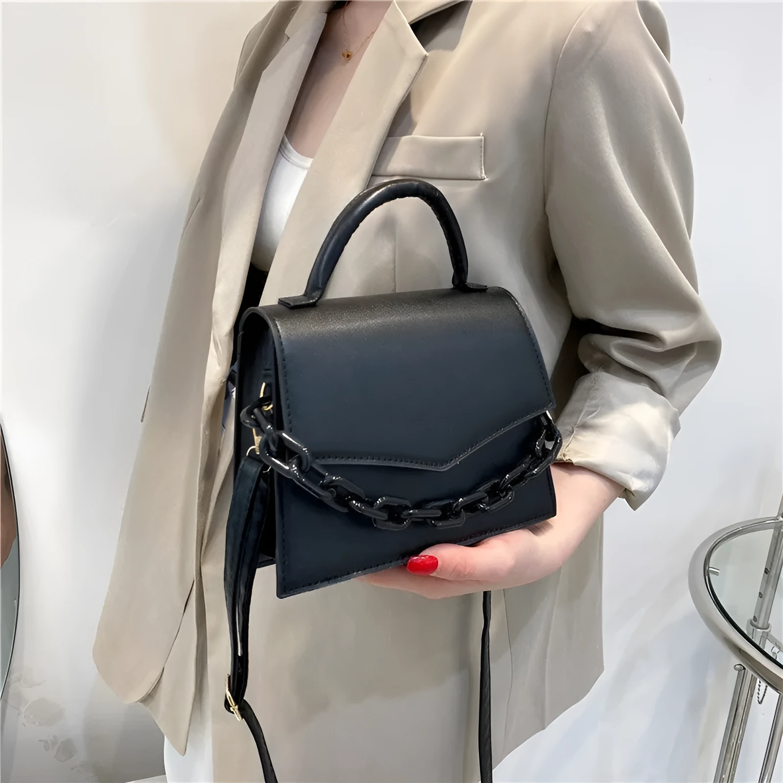 Women's PU leather horizontal square crossbody bag one-shoulder design 18cm top width 20cm bottom width 16cm height