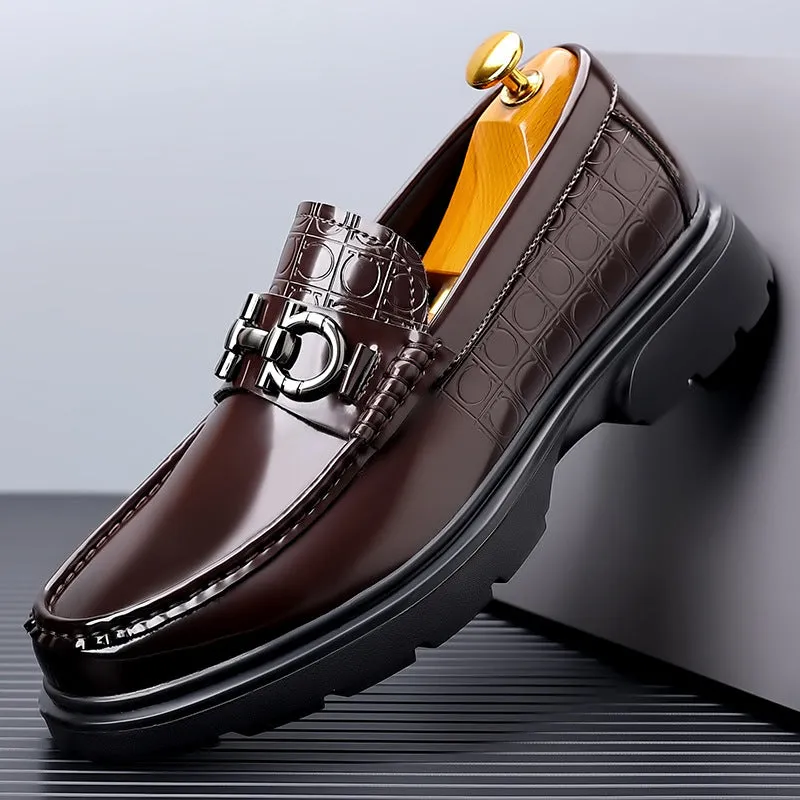 Men's low-top cowhide leather retro casual shoes in black, rubber sole, sewing thread detail, side view