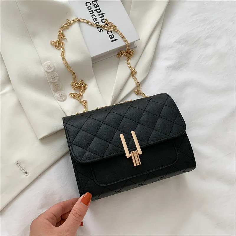 Women's diamond lattice chain crossbody bag in PU leather with adjustable strap